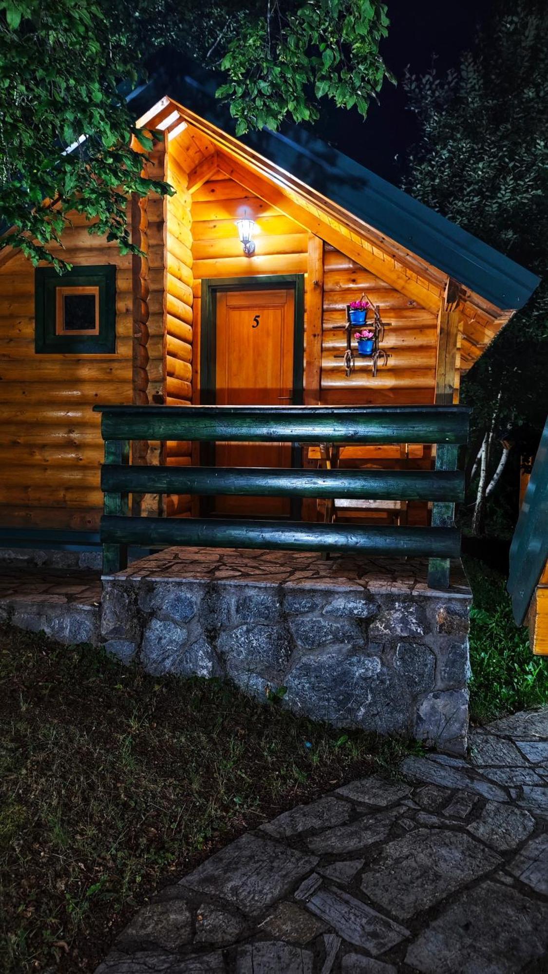 Kozak Apartments & Restaurant Mojkovac Exterior photo